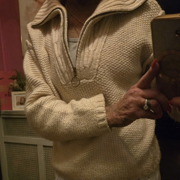 Beige Sweater, Zip up 3/4 neckline knobby cotton Universal Thread new xs hp🔥🔥 - Picture 3 of 7